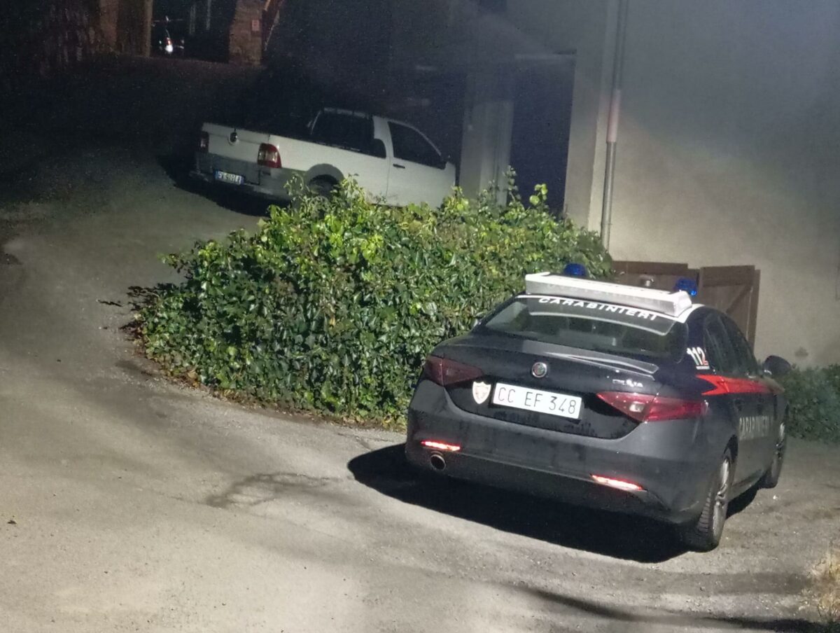 Ascoli Piceno, 15enne precipita dal terrazzo e muore: caduta da nove metri  a Grottazzolina