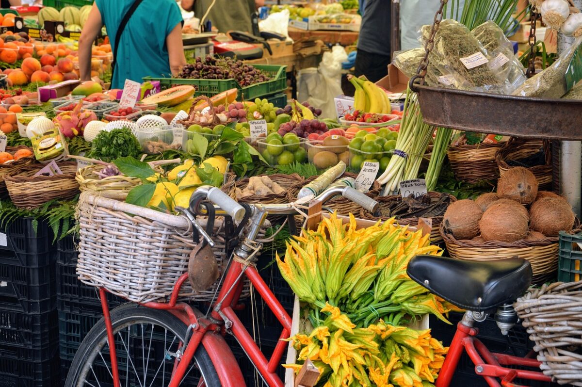 Carta di inclusione: nella lista della spesa cosa comprare e cosa evitare per Pasqua e Pasquetta. Occhio a non decadere dall’ADI