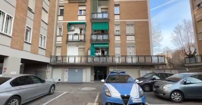 Incendio in un appartamento a Bologna, morti intossicati 3 bambini e la loro mamma. Il rogo causato da un corto circuito allo scaldino | VIDEO