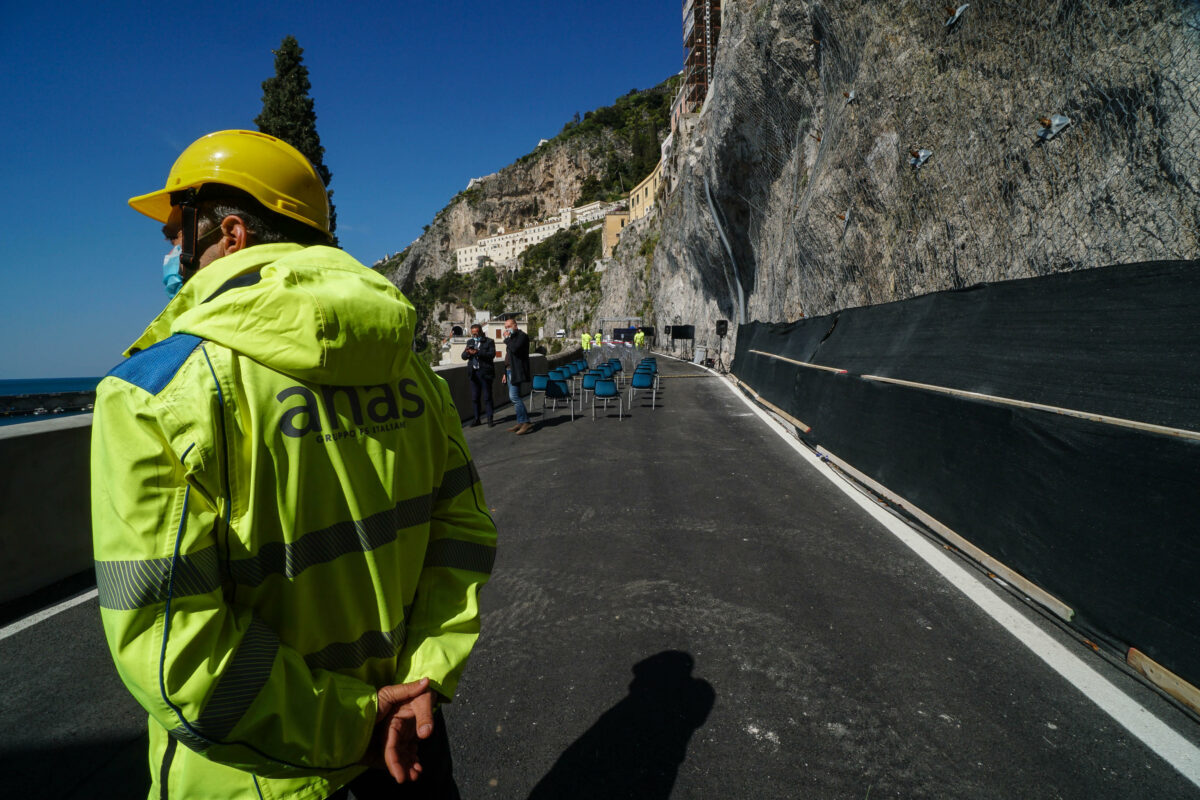 Napoli, incidente sulla Strada Amalfitana 163 all'altezza di Tordigliano: morto centauro 19enne