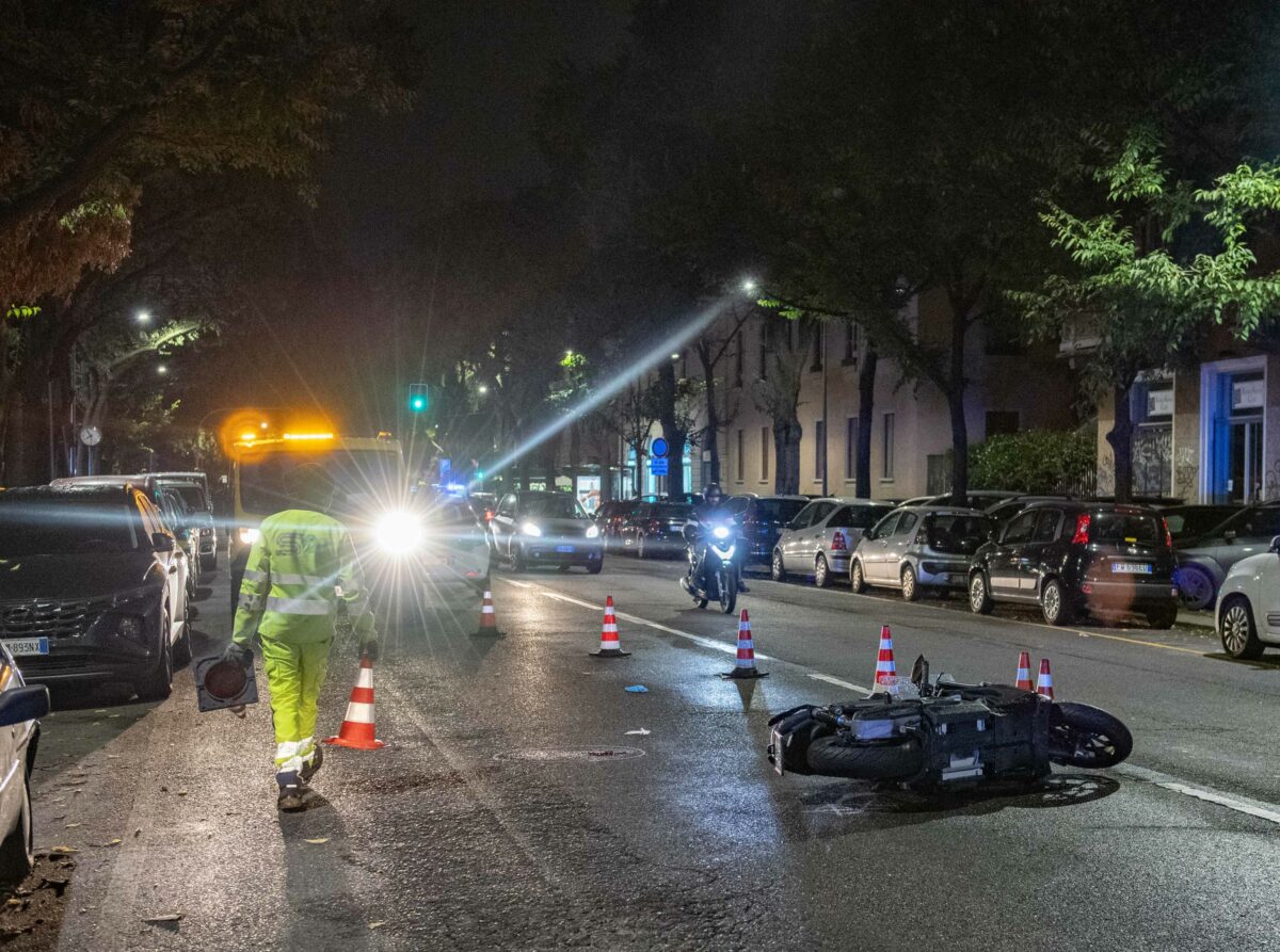 Salerno, incidente a Vietri sul Mare: scontro tra auto e moto, morto un uomo di 32 anni