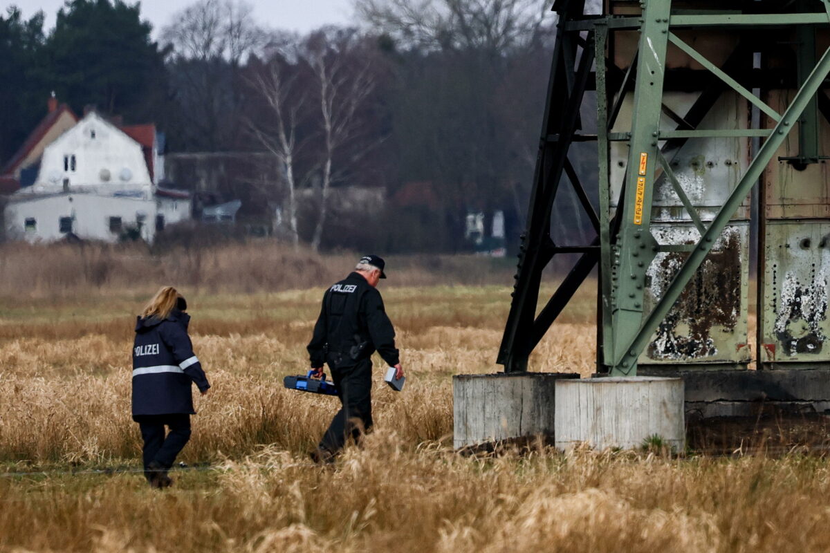 Germania, uccide a coltellate i genitori ed il fratello: in arresto un 19enne sardo