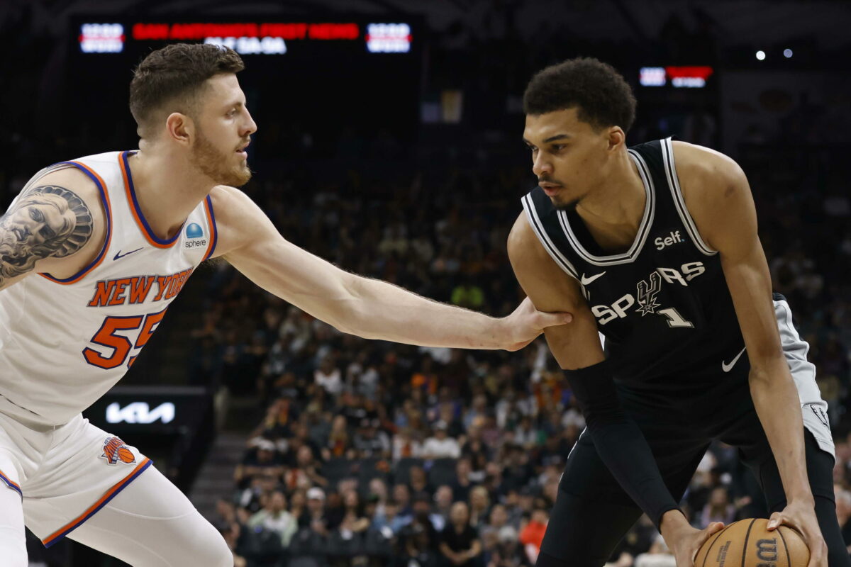 NBA, partita incredibile tra Spurs e Knicks: 40 punti e 20 rimbalzi di Wembanyama. 61 di Brunson