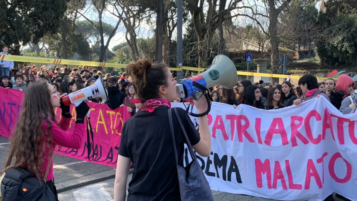 Manifestazione 8 marzo 2024, cortei in tutta Italia: a Roma, Napoli, Milano, Torino le donne scendono in piazza