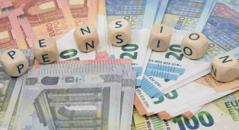 Se guadagno 1.600 euro al mese quanto prenderò di pensione? Vecchiaia e anticipata