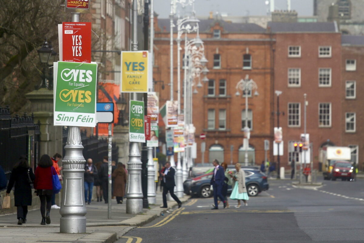 Irlanda, referendum contro il gender gap bocciato: la Costituzione resta sessista