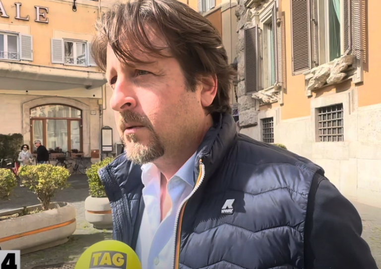 Caso Bari, Messina (FdI) risponde su Santanché: "Aspettiamo che si dimetta Decaro"| VIDEO