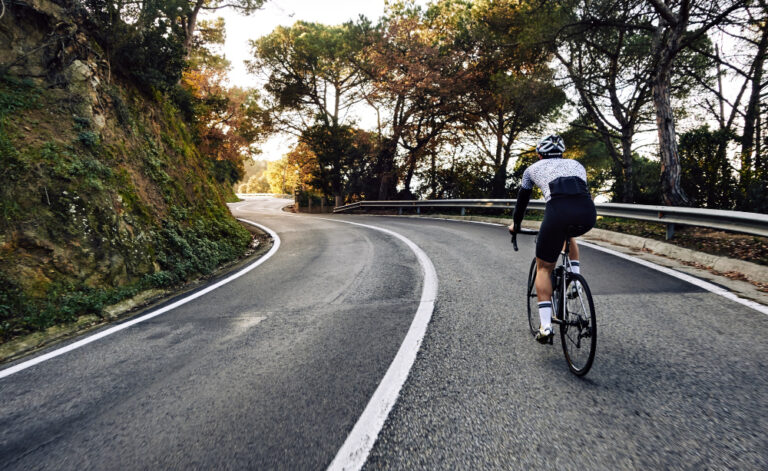 Quanto deve mangiare un ciclista: alimentazione e integratori