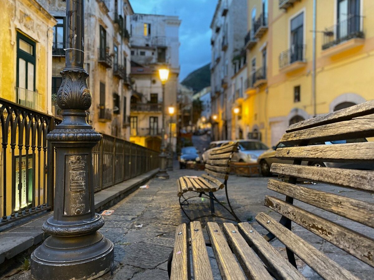 Salerno, bimbo di 4 anni precipita da un palazzo a Santa Cecilia di Eboli