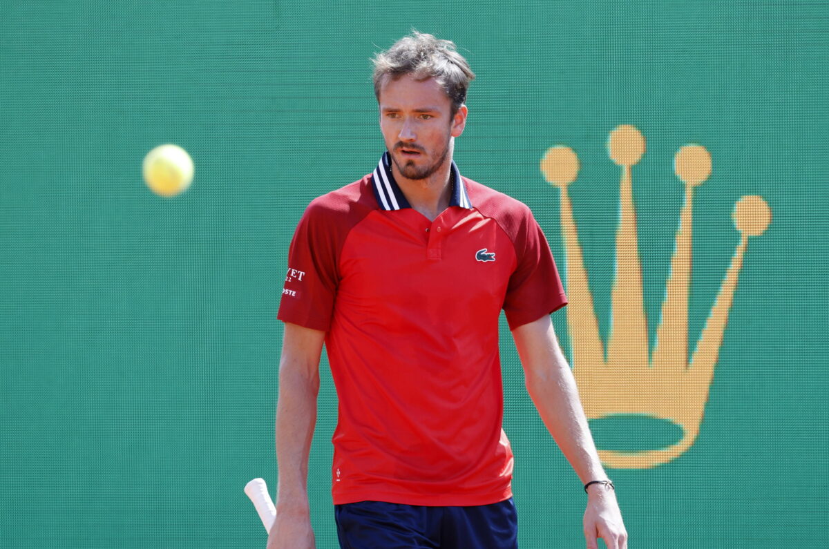 Monte-Carlo Masters, Medvedev eliminato: perde la testa con l'arbitro. Sorride Sinner