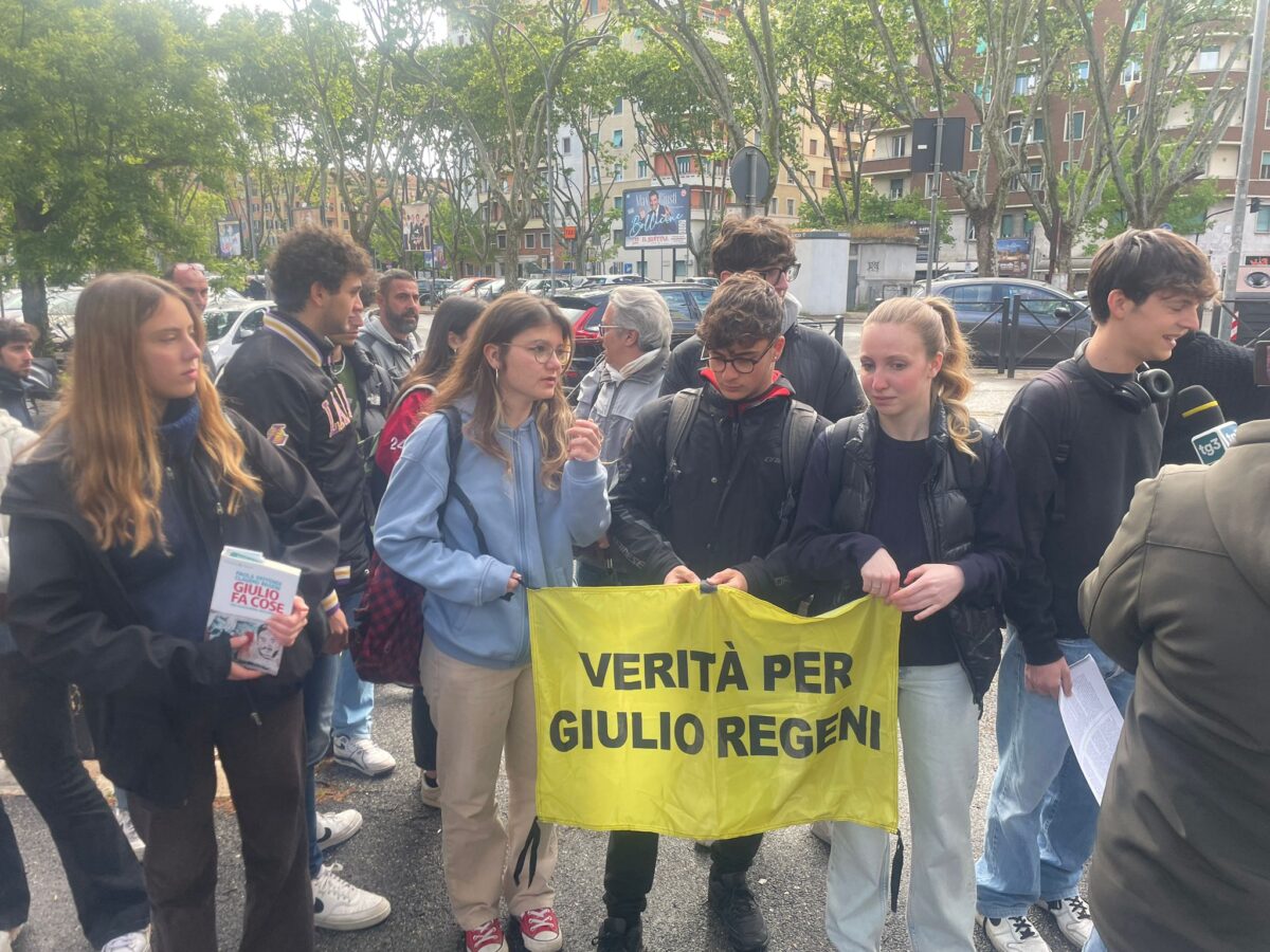 Processo Regeni, quinta udienza a Roma, il medico legale in tribunale: "Probabile tortura"