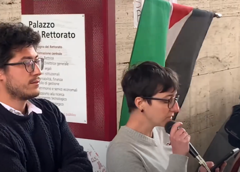 Roma, gli studenti incatenati al Rettorato della Sapienza per la Palestina iniziano lo sciopero della fame | VIDEO