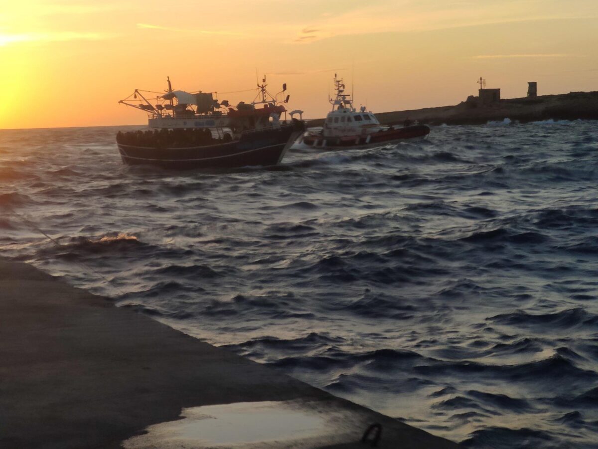 Migranti, aumentano gli sbarchi a Lampedusa: arrivate un totale di 639 persone in solo un giorno