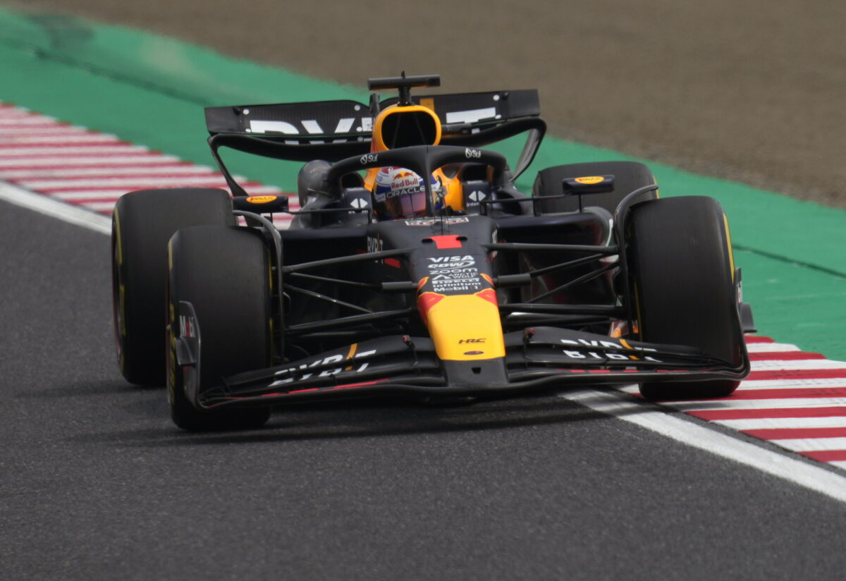 F1, le Red Bull dominano le qualifiche: pole di Verstappen. Dietro le Ferrari