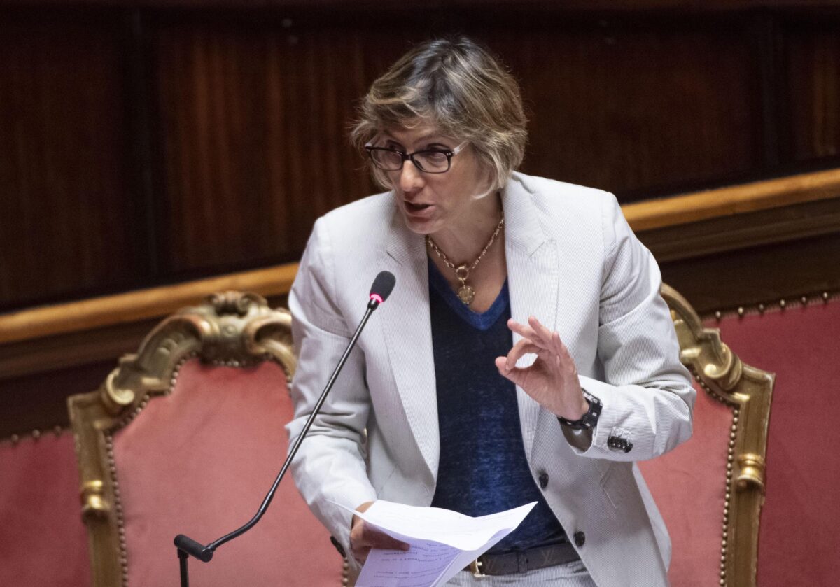 Senato, approvato il ddl sul sequestro degli smartphone: la maggioranza vota a favore, contrario solo il M5S. Adesso il testo passa alla Camera