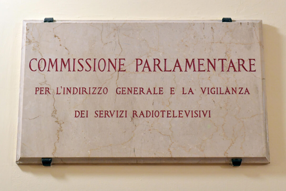 Scontro sulla par condicio, Bonelli: "Golpe della maggioranza". Gasparri: "La legge esiste già, proponiamo delle fasce orarie"| VIDEO