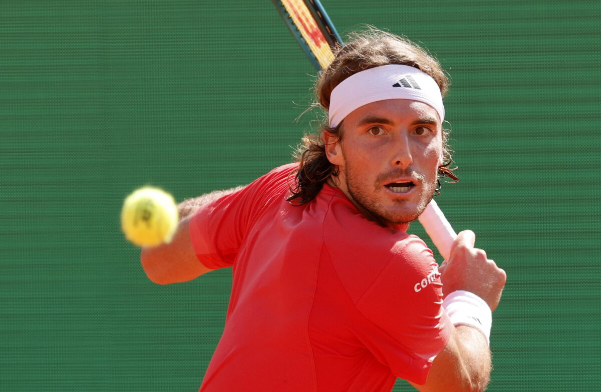 Perché Tsitsipas è sceso in campo prima di Genoa-Roma? Show del tennista a Marassi