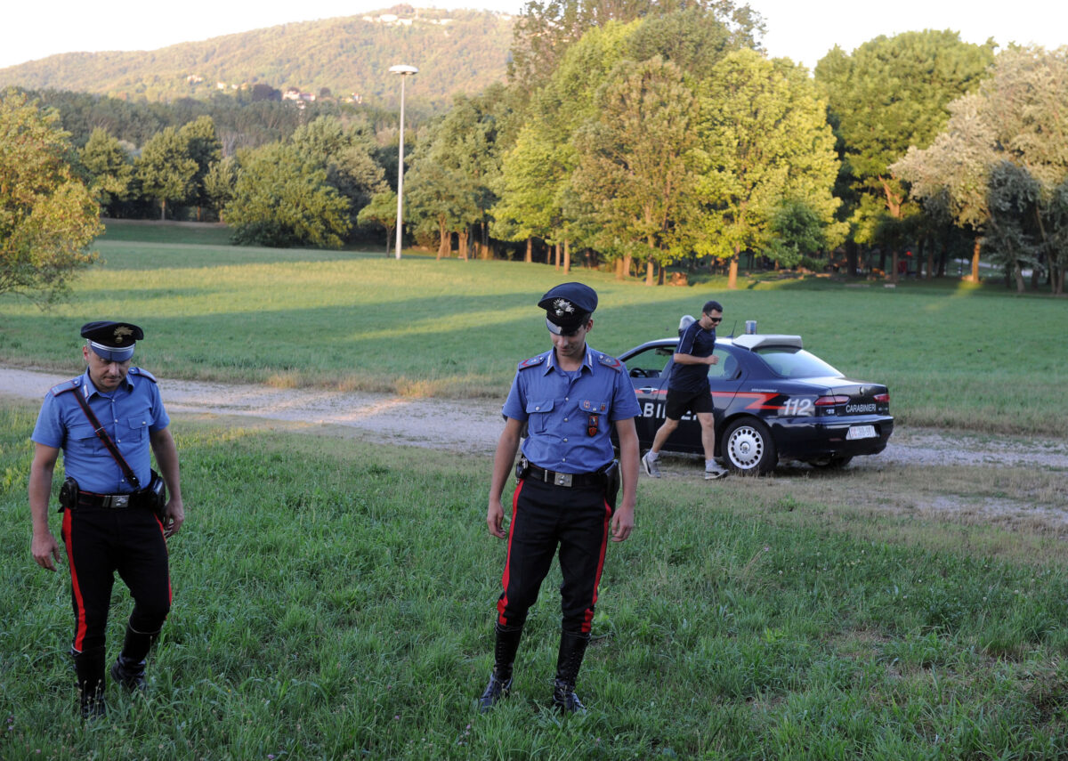 Torino, stupro in corso Racconigi: 29enne trascinata e violentata nell'androne di un palazzo. Si cerca l'aggressore