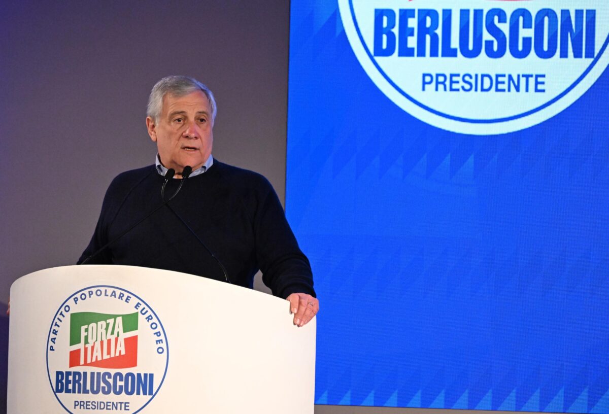 Elezioni europee, Tajani capolista di Forza Italia ovunque tranne che nelle isole: "Puntiamo al 10% dei voti" | VIDEO