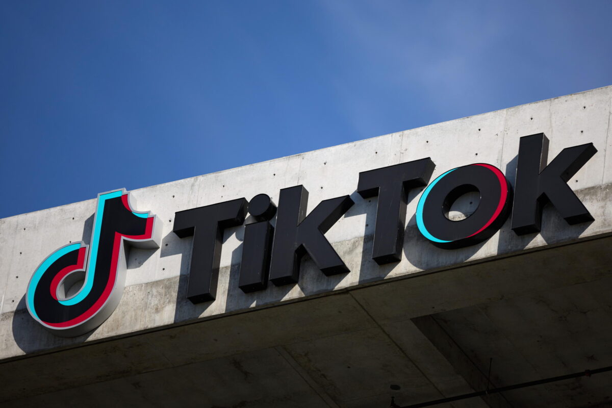 Usa, il Senato approva il blocco di TikTok: il social  cinese rischia lo stop definitivo