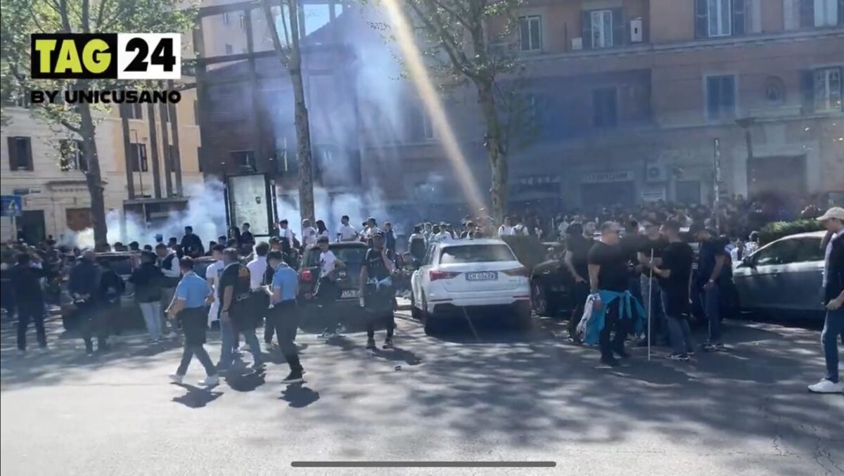 Derby Roma-Lazio 2024, tra i tifosi biancocelesti a Ponte Milvio: cori e "avanti ragazzi di Buda" | VIDEO