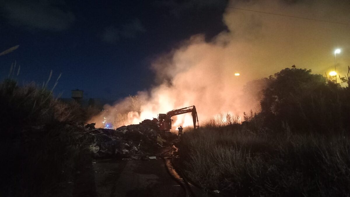 Roma, incendio alla discarica di via Collatina vecchia, Marco Doria (pres. Comm. Antimafia): "Sono anni che denuncio la situazione"