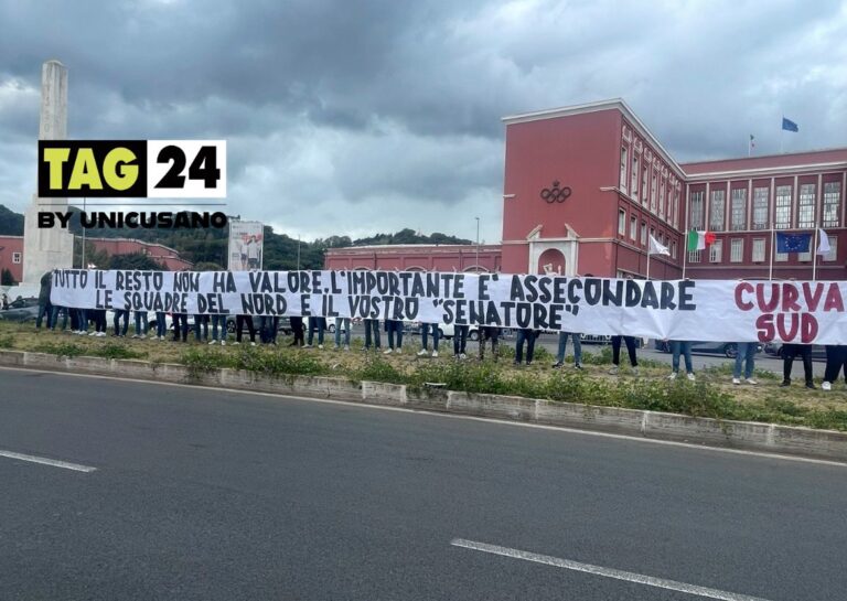 Roma - Bologna, i tifosi attaccano Lotito e la Lega: "Importante è assecondare le squadre del Nord e il vostro senatore", e partono gli insulti | VIDEO