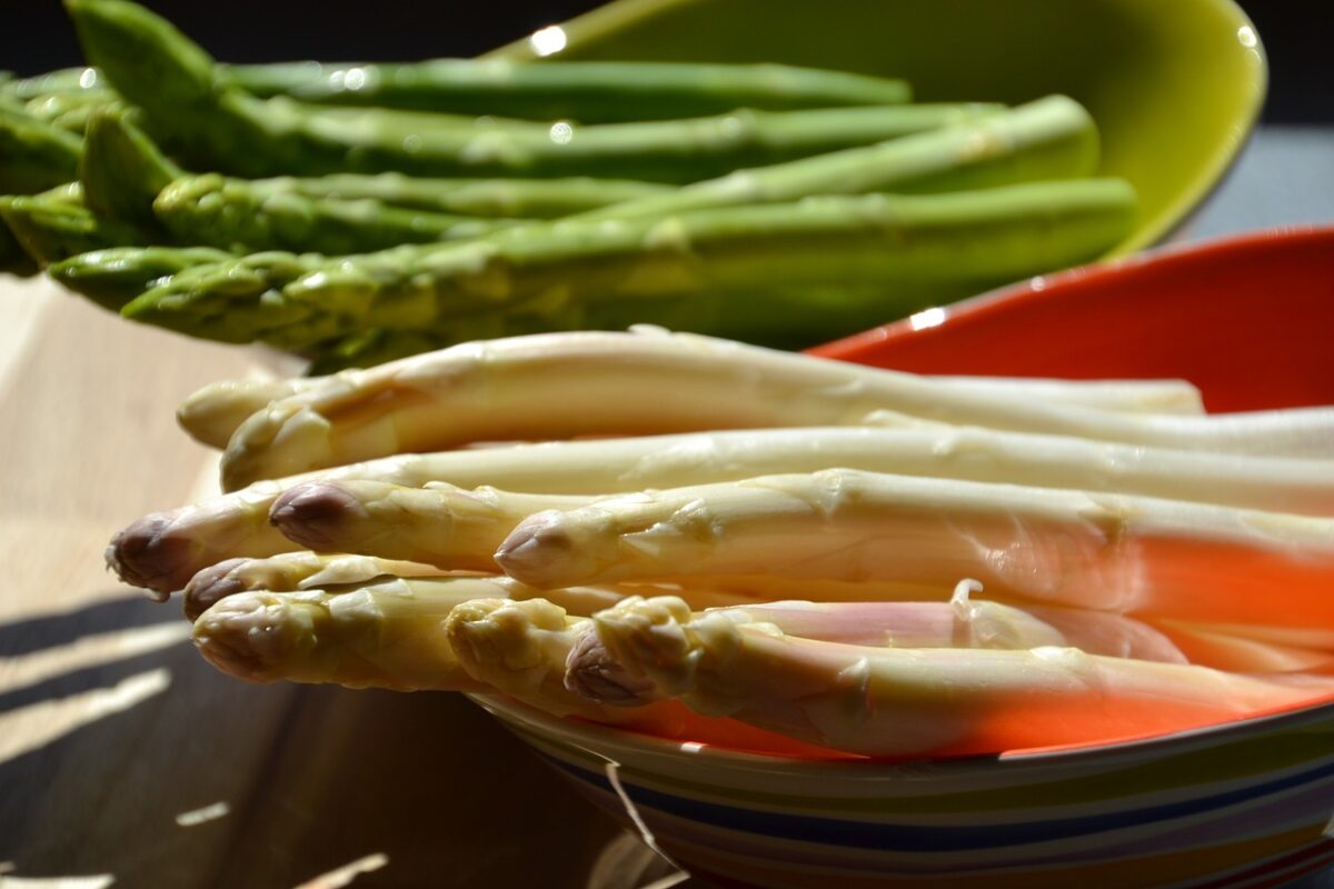 3 modi per fare le omelette con gli asparagi