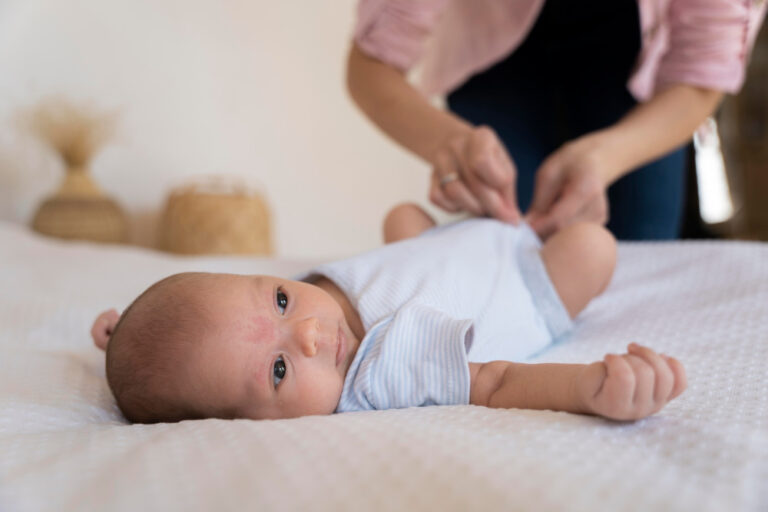 Come pulire il bambino al cambio pannolino?