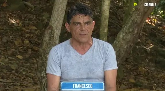 Perché Francesco Benigno è stato cacciato dall'Isola dei famosi? Ecco cosa ha fatto