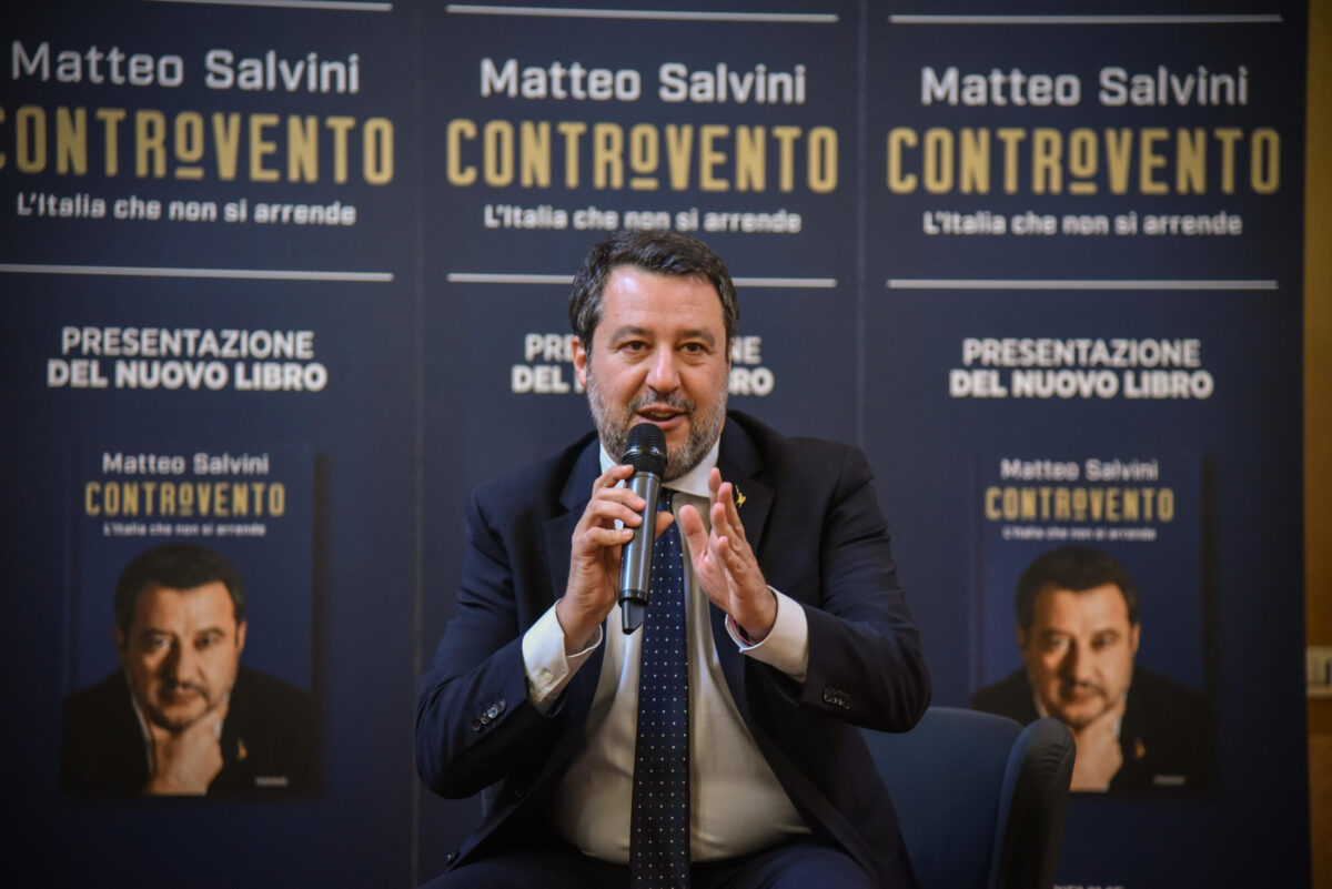 Elezioni Europee 2024, Salvini ufficializza la candidatura del Generale Vannacci: "E' una questione di libertà"