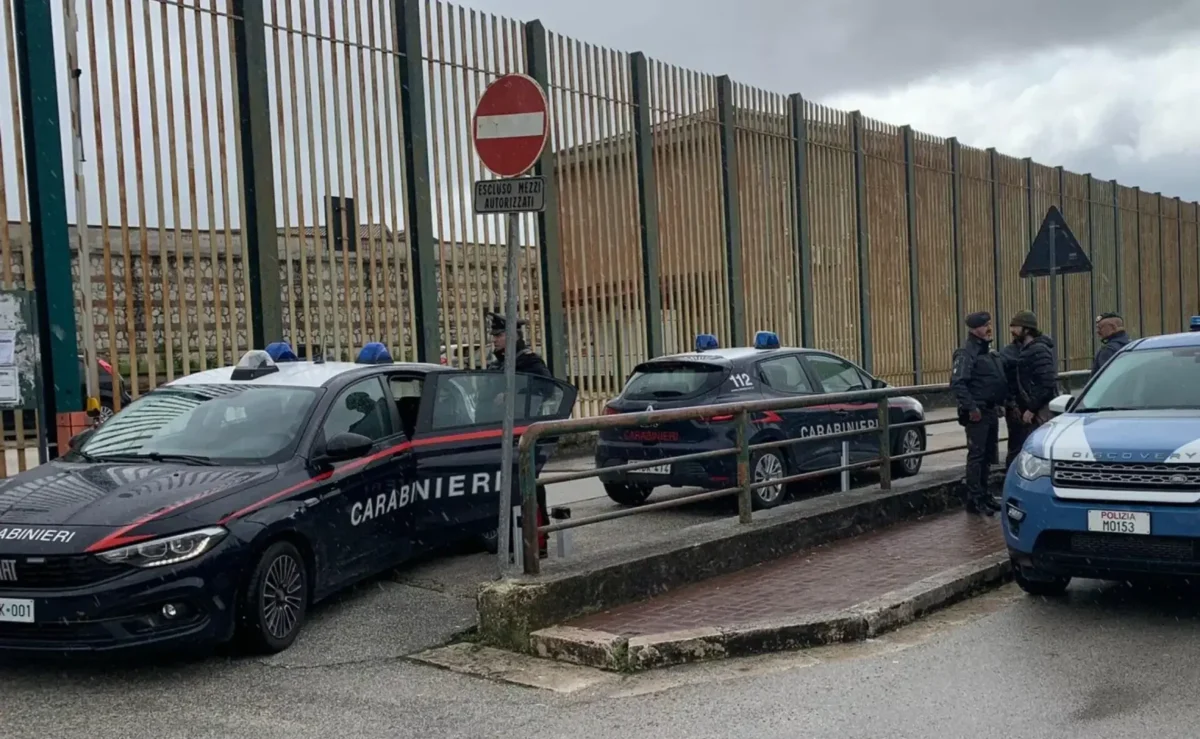 Avellino, consegna droga al figlio durante il colloquio in carcere: arrestata