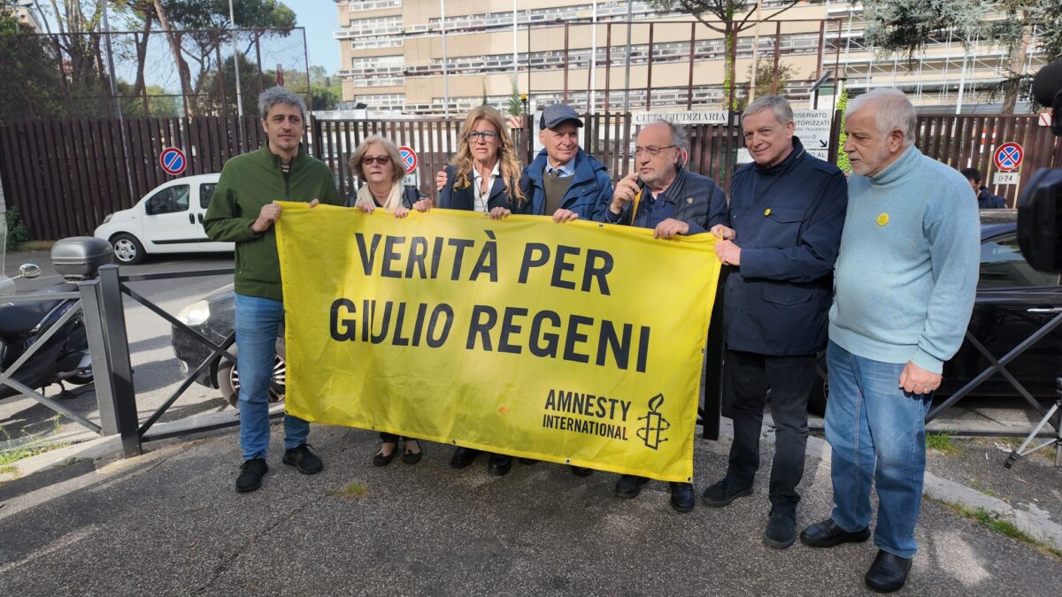 Processo Regeni, quarta udienza a Roma, in aula l’ex ambasciatore al Cairo Maurizio Massari: "Sul corpo di Giulio segni di torture e percosse ovunque"