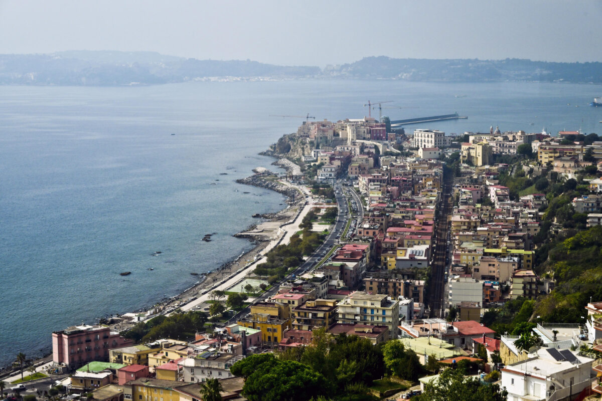 Terremoto Campi Flegrei, nuove scosse all'alba nella provincia di Napoli: la maggiore di magnitudo 3.9 