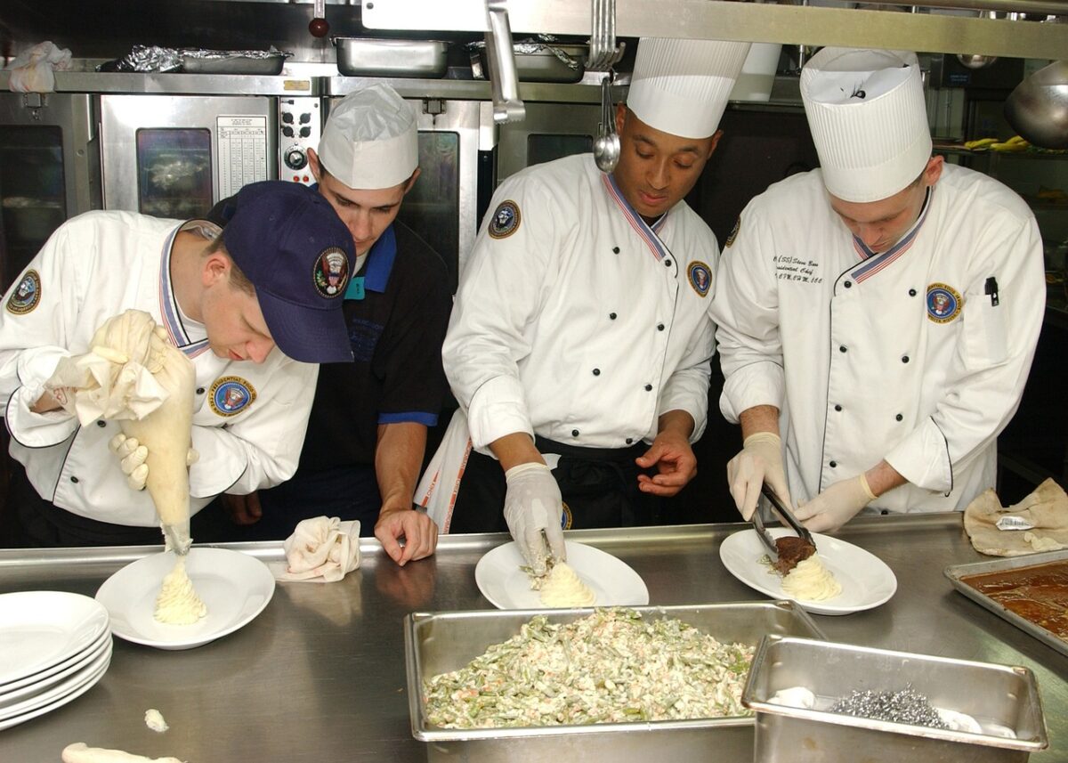 Fondazione Don Mozzatti D'Aprili: cerca Esecutore di Cucina o Cuoco. Requisiti e scadenza