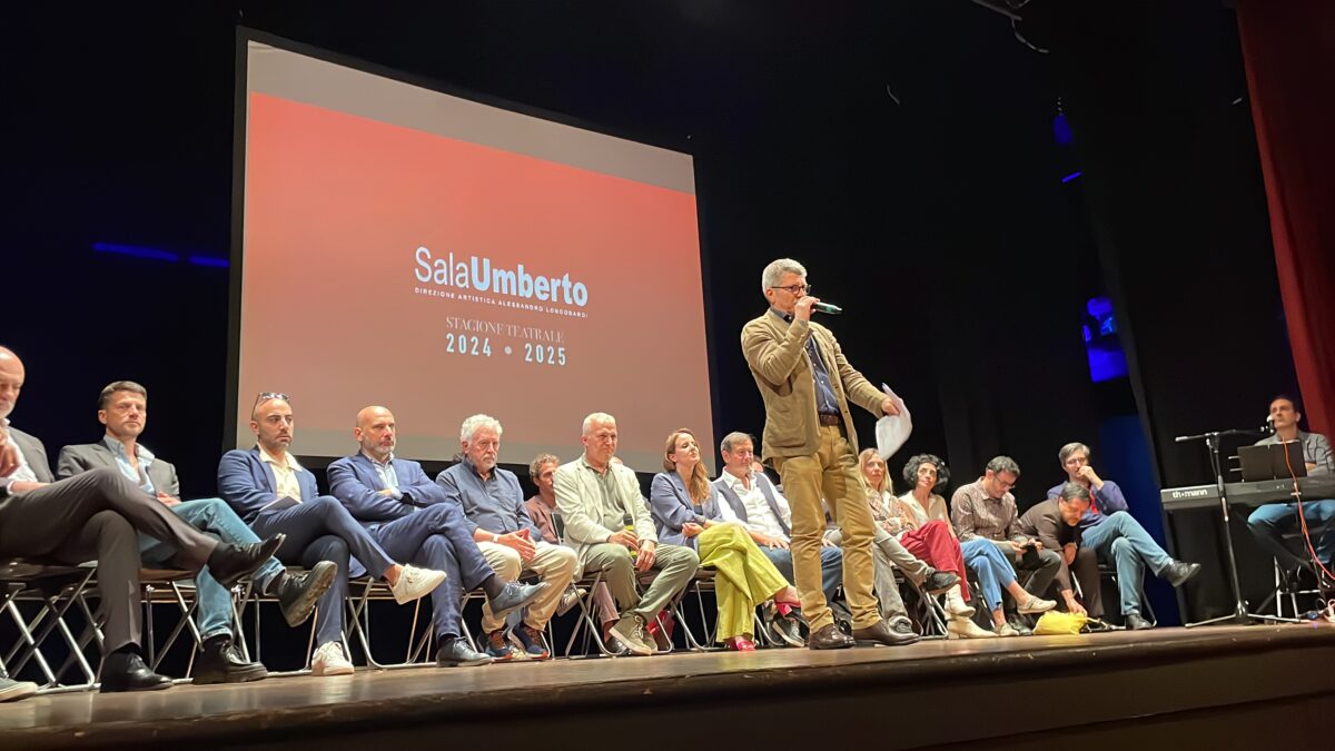 Sala Umberto stagione 2024-2025, la nuova programmazione con 27 spettacoli: da Biagio Izzo a Lina Sastri | Video