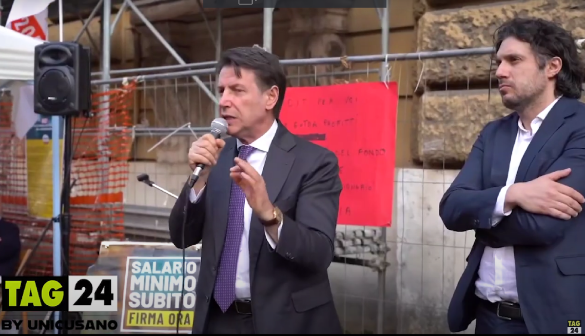 Conte ed il M5S in sit-in di fronte al Mef: “Su extraprofitti banche il Governo non ha visione”| VIDEO