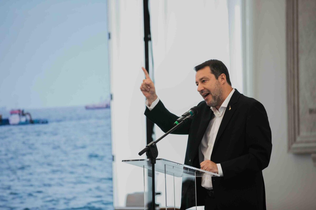 Regionali in Campania 2025, Salvini da Napoli striglia gli alleati per l'unità e attacca Stoltenberg: "Rettifichi o si dimetta"