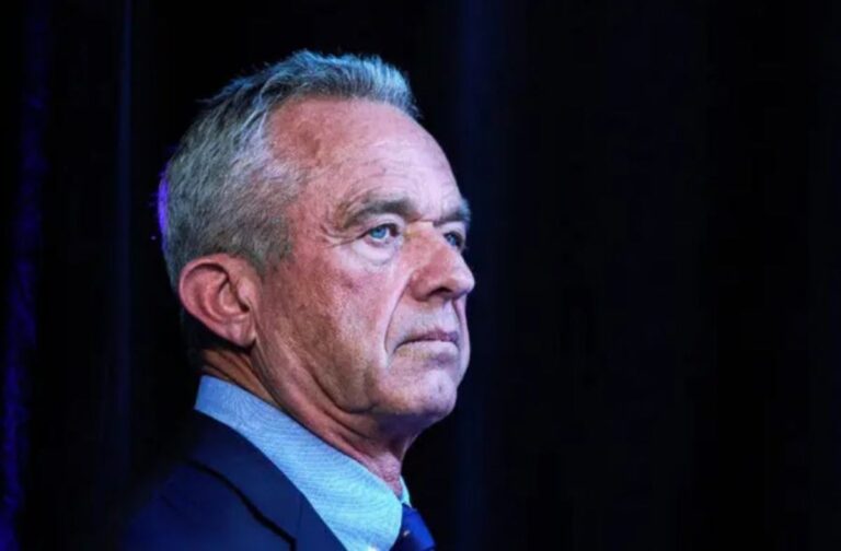 Robert Kennedy Jr. e il verme parassita che, pare, gli abbia mangiato parte del cervello. Di cosa si tratta