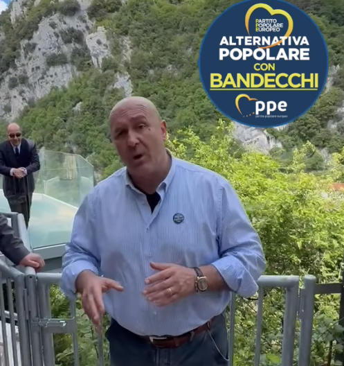 Elezioni Europee 2024, Bandecchi da candidato a "inviato speciale" sul campo a Polino: in pochi minuti e con una piccola dimostrazione smonta il Pnrr e mostra gli "sprechi" italiani |VIDEO