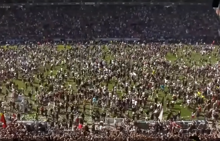 Sankt Pauli promosso in Bundesliga: la tifoseria di sinistra, l'amicizia con la Samp, il gemellaggio in Europa. Tutto sul club del quartiere di Amburgo | VIDEO