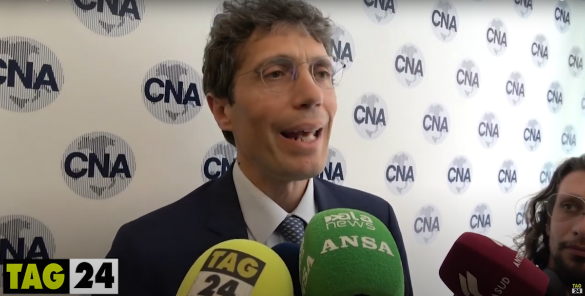 Elezioni Europee 2024, critiche di Magi (+Europa) per il manifesto Pro Vita: "C'erano solo uomini, Vannacci va sconfitto alle urne". E sul PNRR: "Gentiloni smentisce Conte"| VIDEO