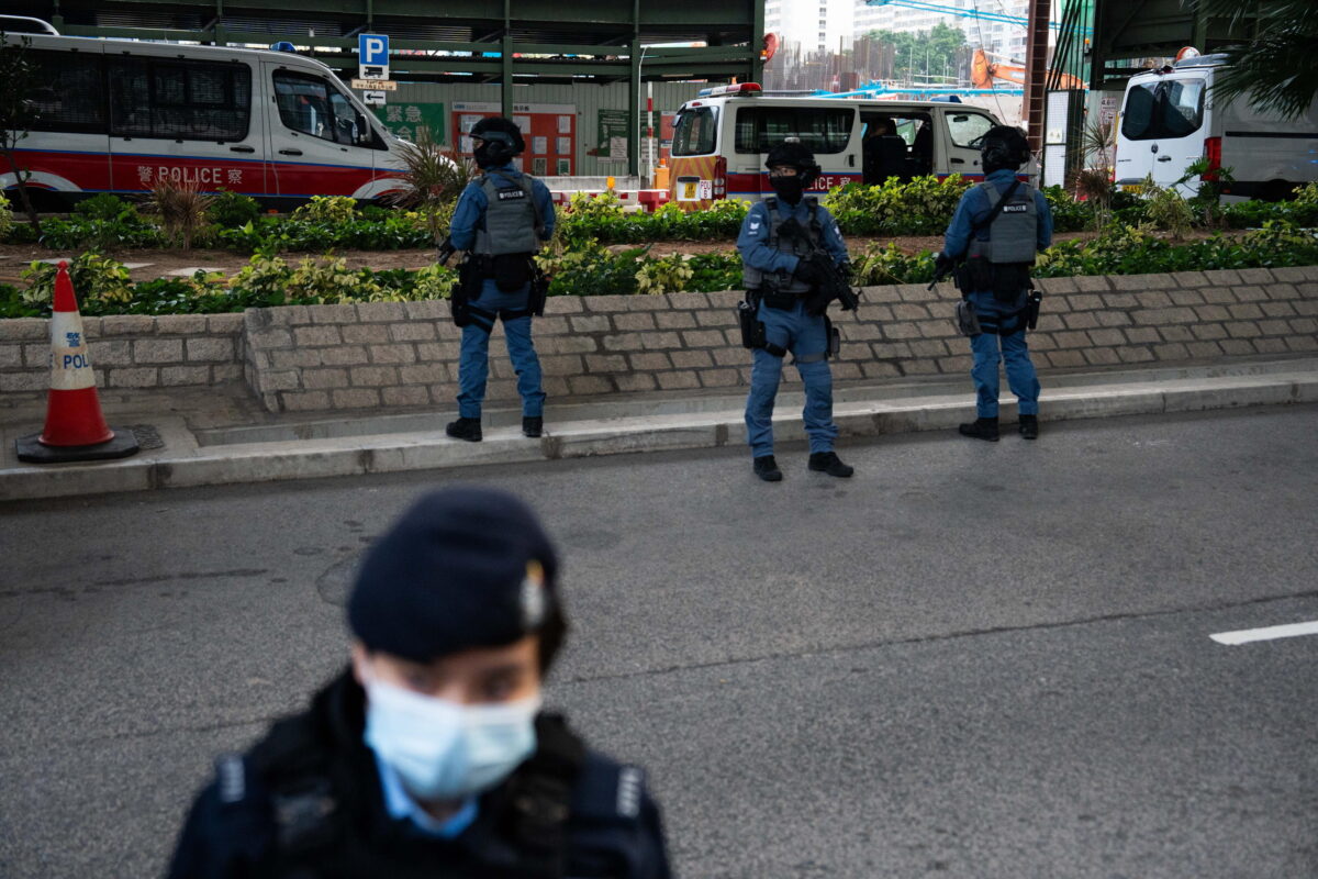 Cina, attentato nel sud ovest del Paese: uomo armato di coltello irrompe in un ospedale, 2 morti e 21 feriti | FOTO