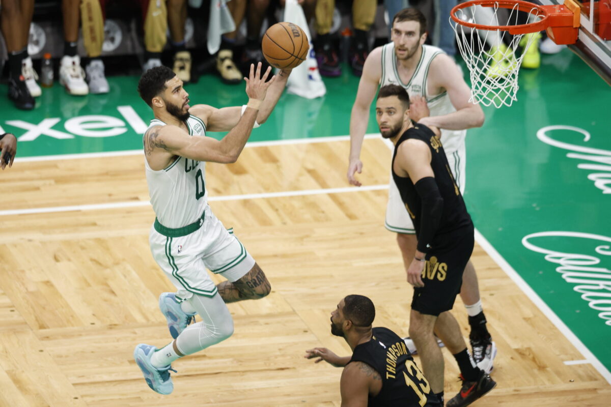 NBA, vincono Boston e Thunder. Multato Jamal Murray