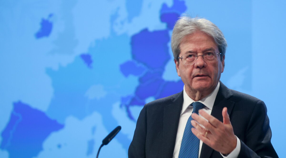 Ucraina, l’allarme di Gentiloni: “Sinistra non sottovaluti minaccia Russia”. Non esclude  il rischio procedura infrazione per l’Italia