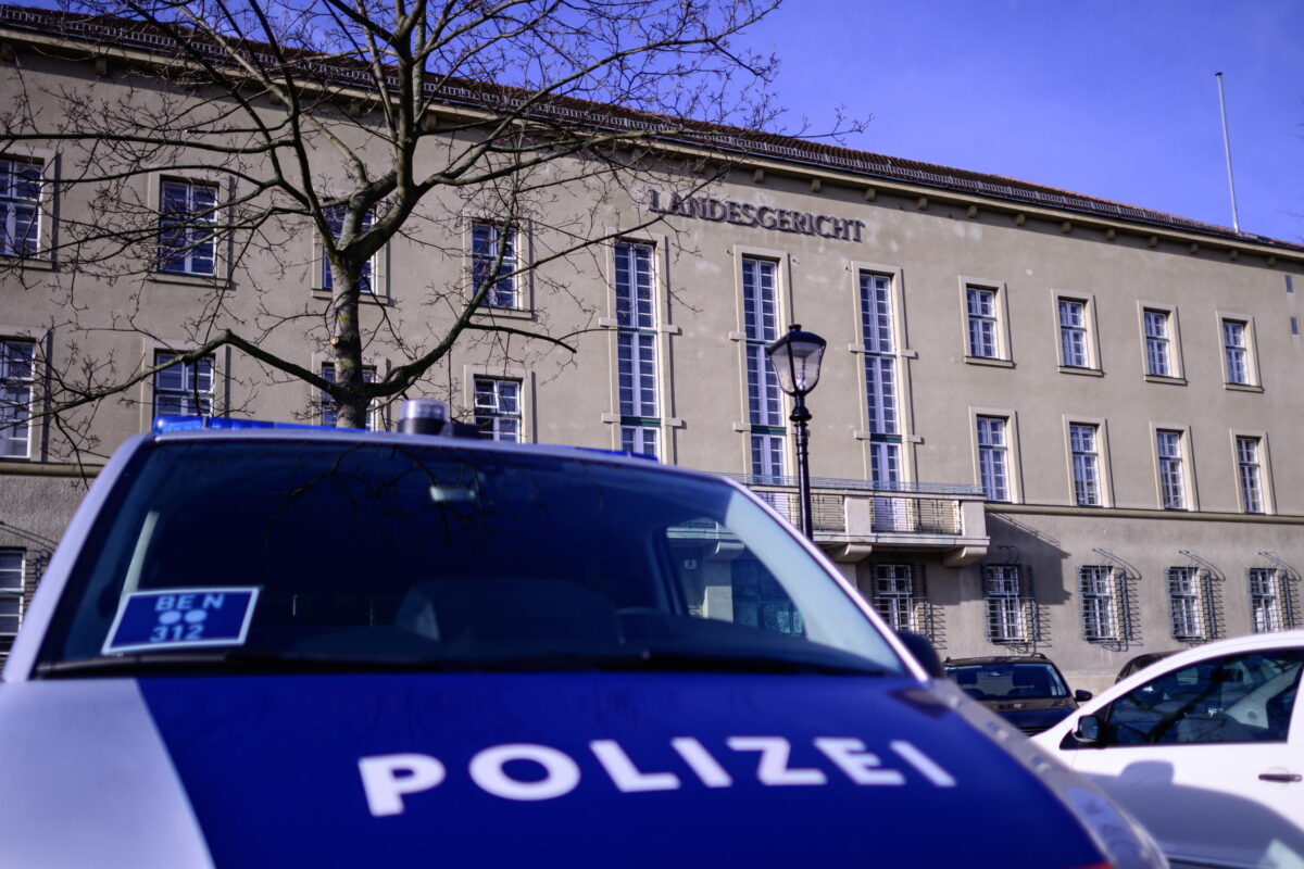 Austria, una 14enne pianificava un attentato contro gli "infedeli": arrestata