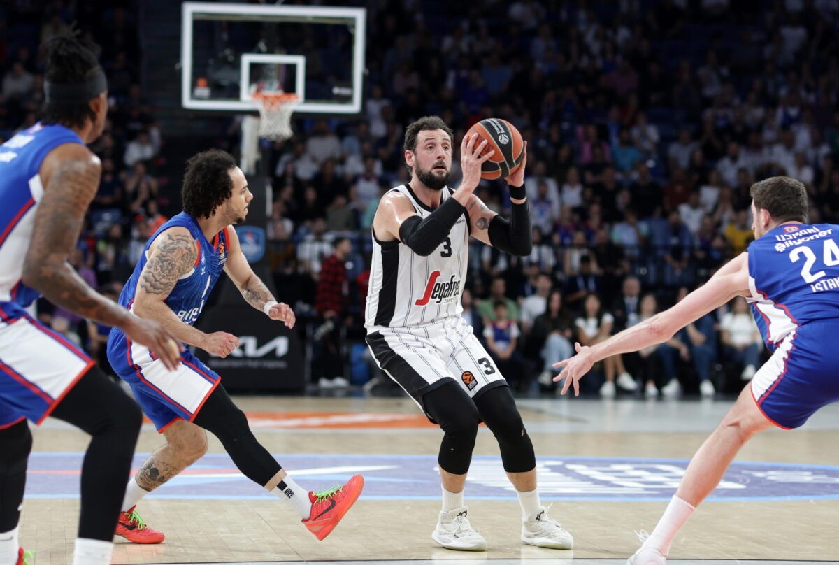 Basket Serie A, i risultati dei playoff: Virtus Bologna ko, Tortona e Venezia portano la serie a gara 5