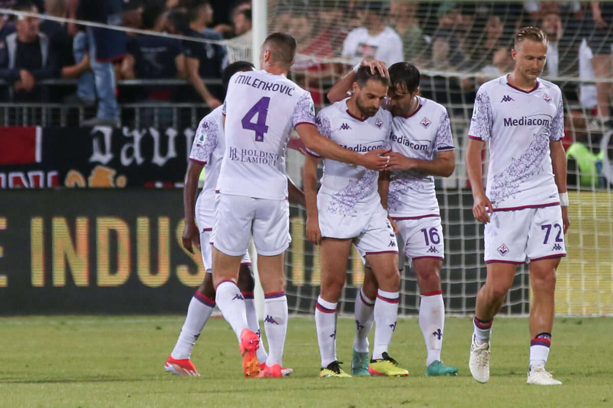 Cagliari-Fiorentina 2-3, cronaca e tabellino: finale thriller e vittoria viola, applausi per Ranieri