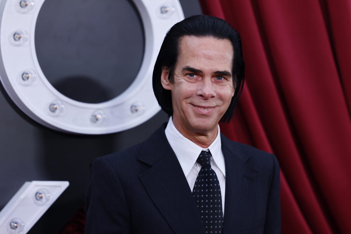 Nick Cave: ascolta il nuovo singolo "Frogs" dall'album "Wild God", testo e traduzione