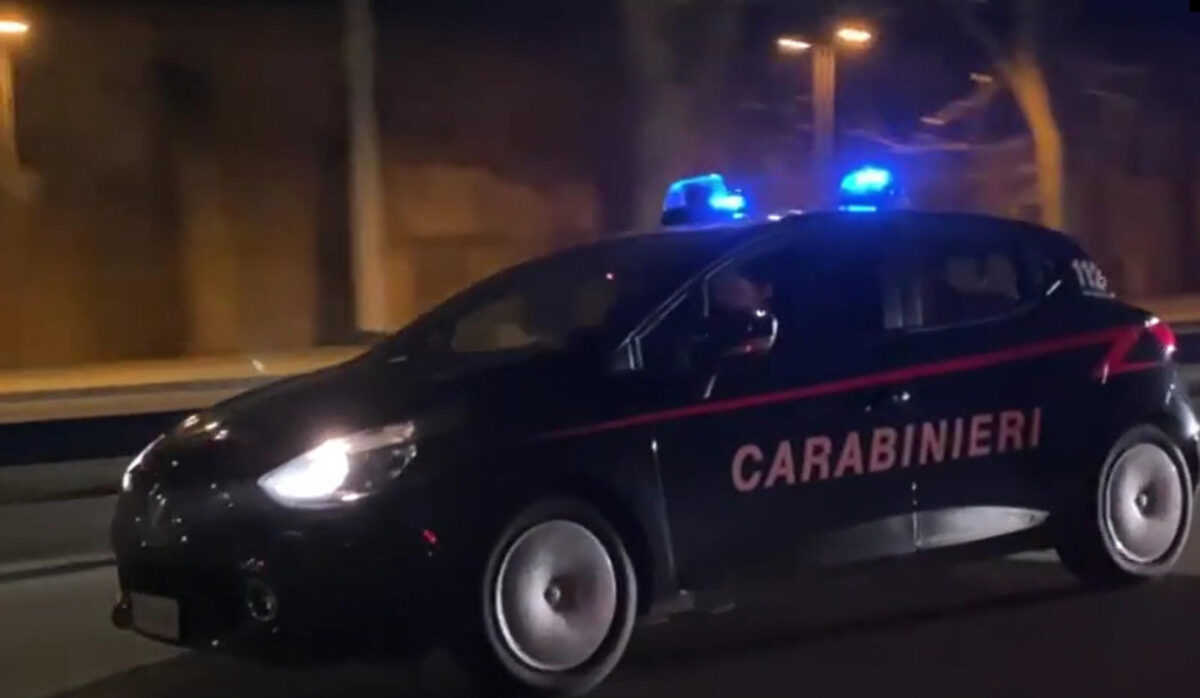 Accoltellamento a Novara, donna ferita in strada al culmine di una lite